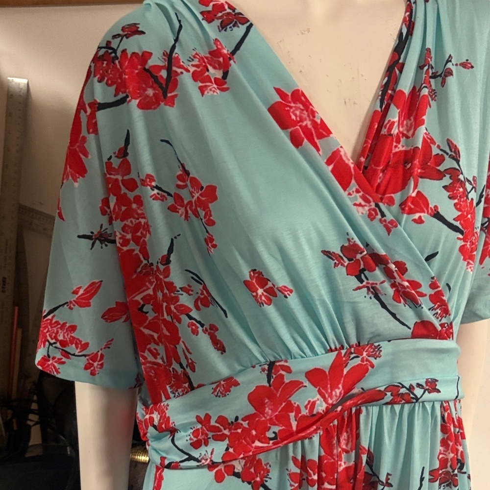 Keluumme Floral Wrap Dress in Red and Blue size 18 - Picture 2 of 6